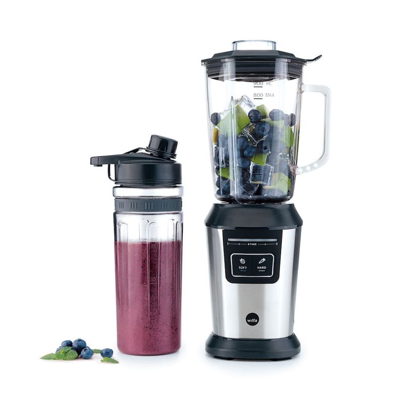 Blender Active Life B2GS-T800 med bl&#229;b&#230;rsmoothie klar for &#229; ta med seg i 2Go flasken